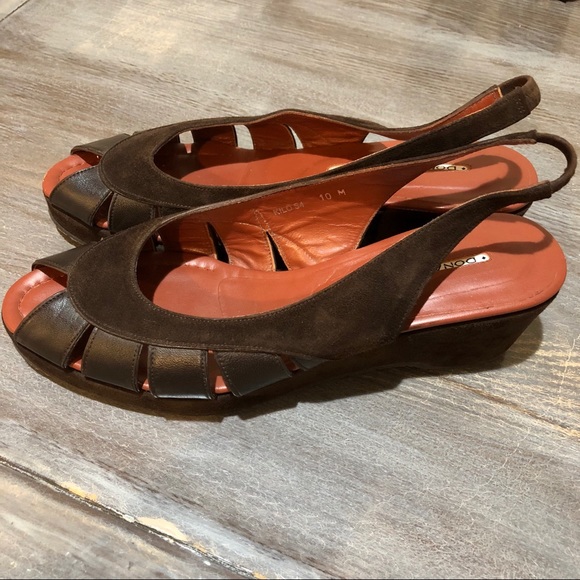 New! Donald Pliner Peep Toe Slingback Wedge Sandal - Picture 1 of 8